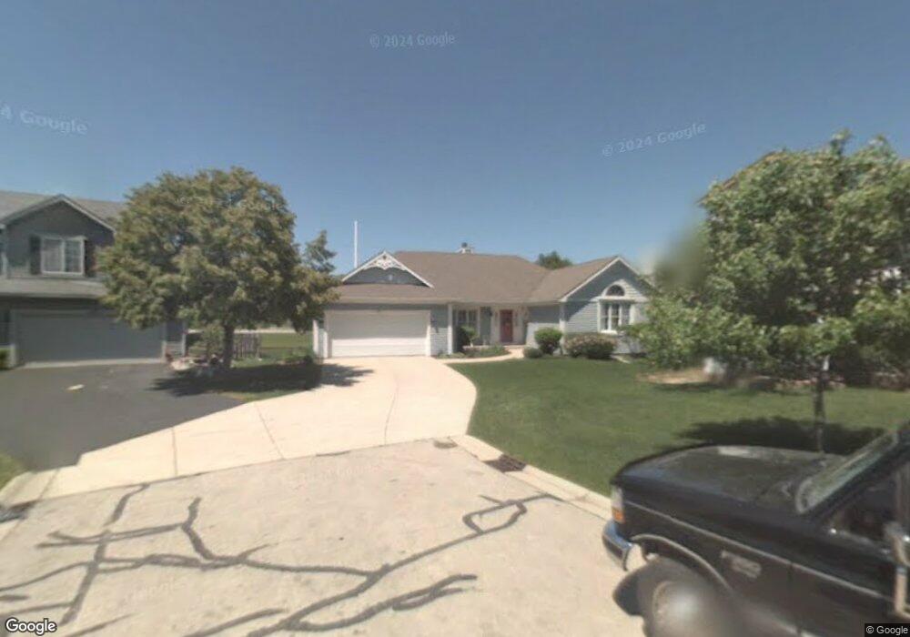 1304 Hollytowne Ct, Naperville, IL 60565 - photo 1