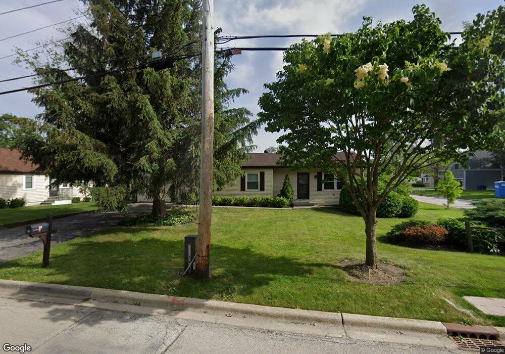 568 W 3rd St, Elmhurst, IL 60126 - photo 1