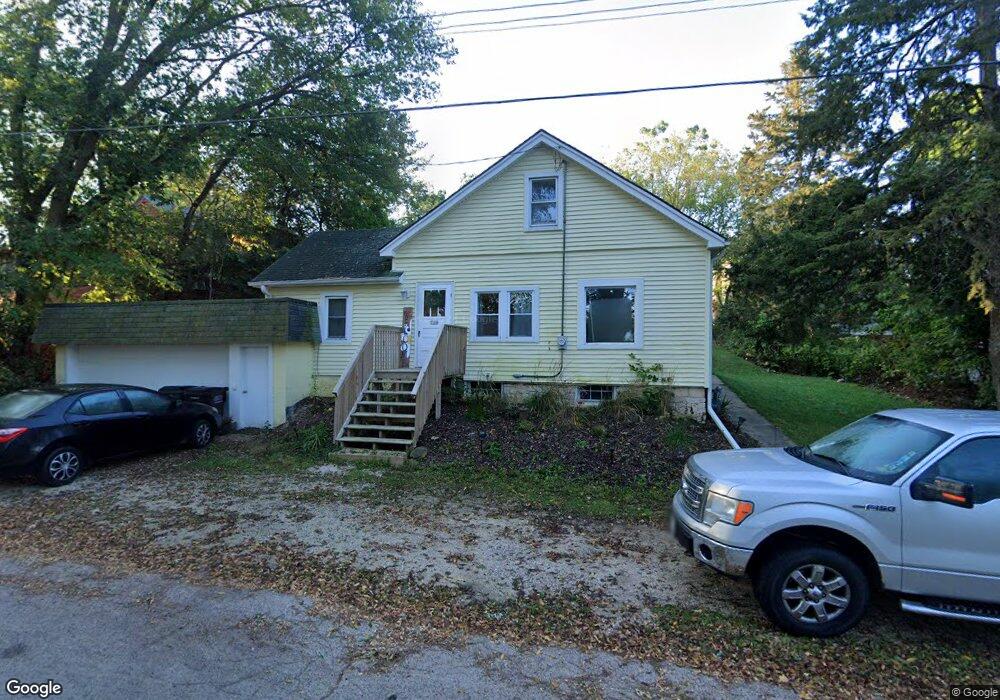 716 Mill St, Delafield, WI 53018 - photo 1