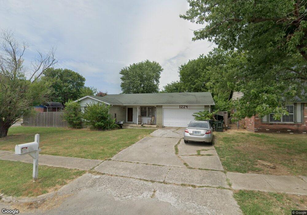 1224 S Broadway St, Skiatook, OK 74070 - photo 1