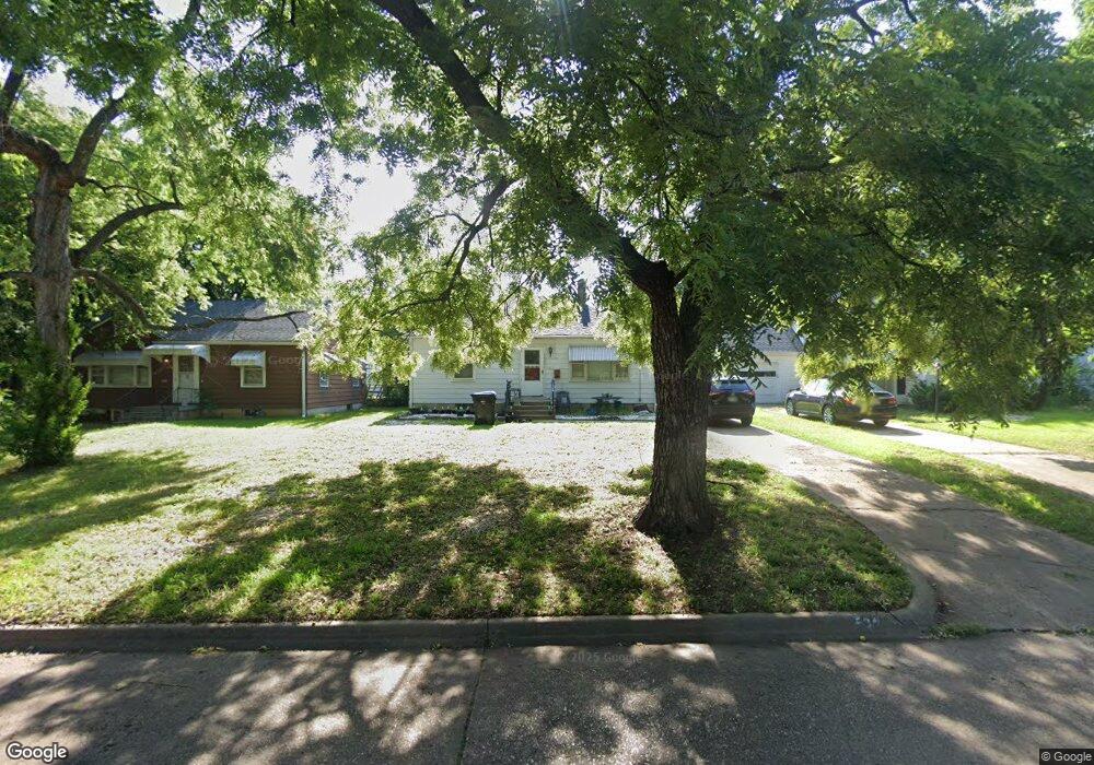 904 SW Randolph Ave, Topeka, KS 66606 - photo 1