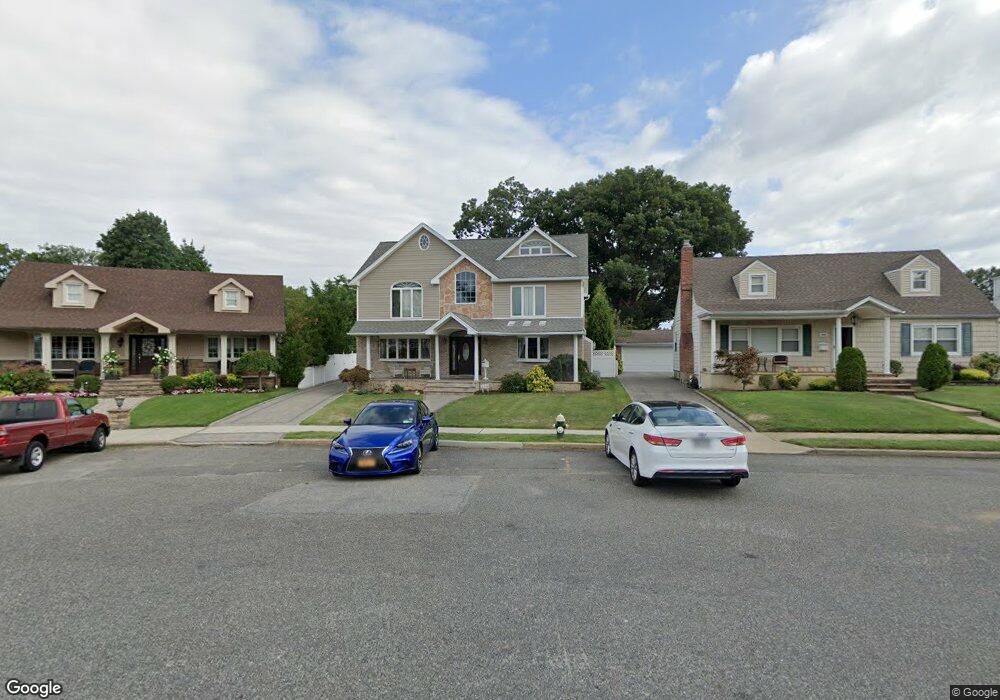 294 Claflin Ct, Franklin Square, NY 11010 - photo 1