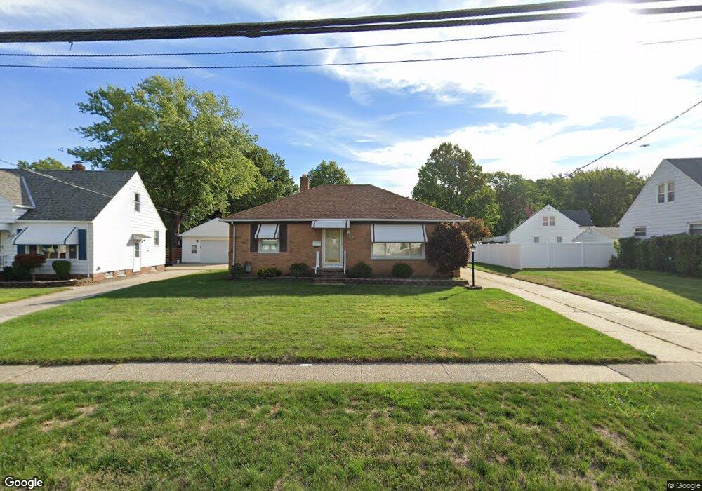 2125 E 290th St, Wickliffe, OH 44092 - photo 1