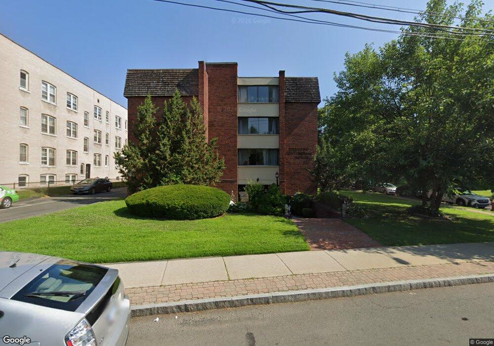 712 Farmington Ave, West Hartford, CT 06119 - photo 1