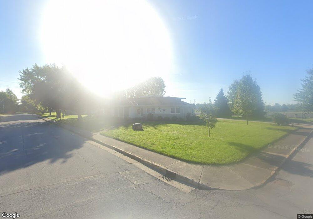 602 S Rauthland Ave, Wapakoneta, OH 45895 - photo 1