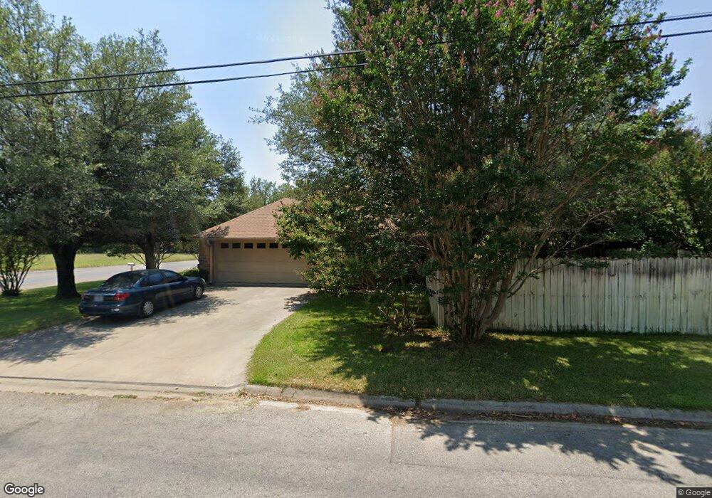 1721 Anthony St, Gainesville, TX 76240 - photo 1
