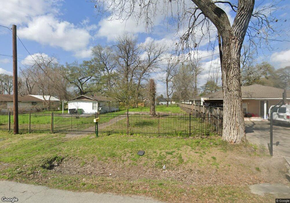 1321 Firnat St, Houston, TX 77022 - photo 1