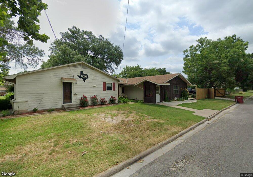 300 E Russell Ave, Bonham, TX 75418 - photo 1