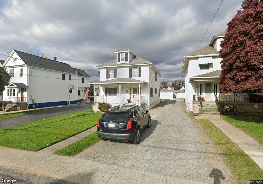 627 E Warren St, Dunmore, PA 18512 - photo 1