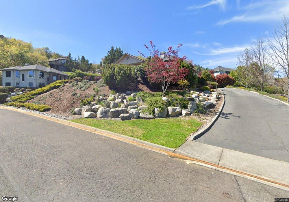 924 NW Valley View Dr, Grants Pass, OR 97526 - photo 1