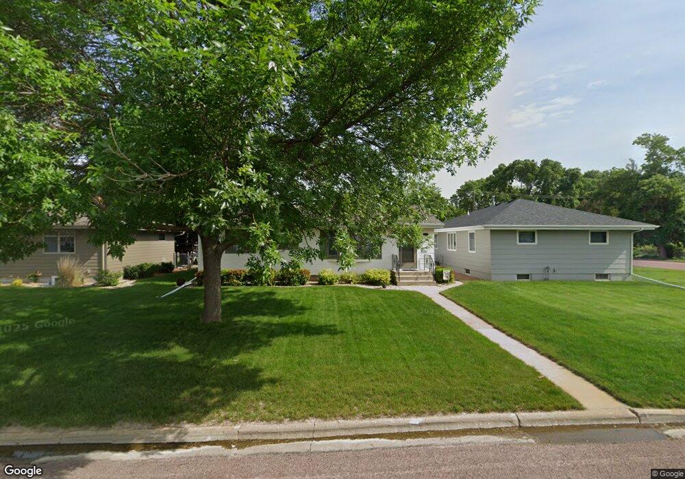 1418 E 3rd Ave, Mitchell, SD 57301 - photo 1