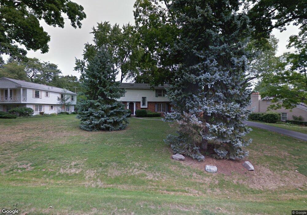 3606 Halla Ln, Bloomfield Hills, MI 48301 - photo 1
