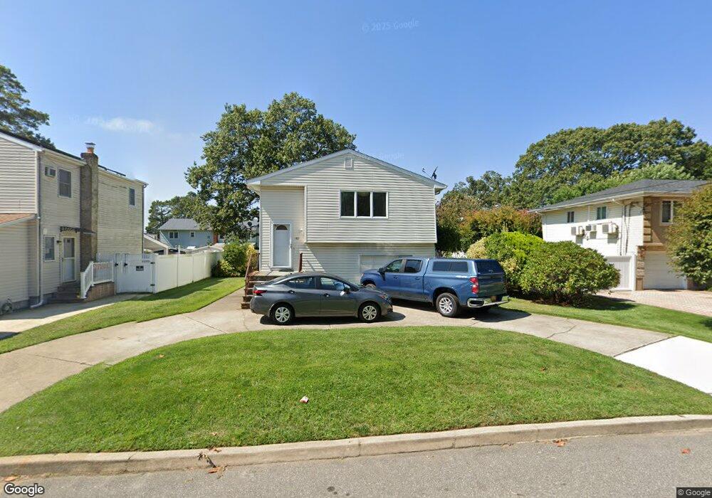 185 Lafayette St, Copiague, NY 11726 - photo 1