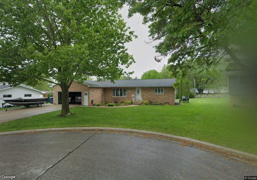 1425 Columbus Dr, Waterloo, IA 50702 - photo 1
