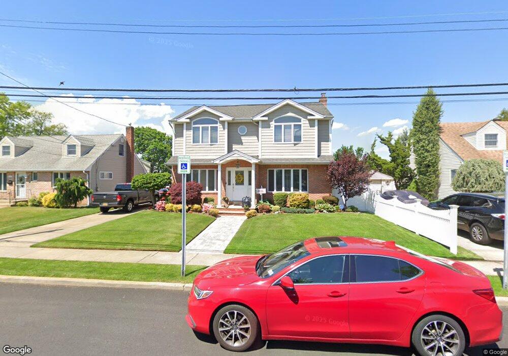 938 Cherry Ln, Franklin Square, NY 11010 - photo 1