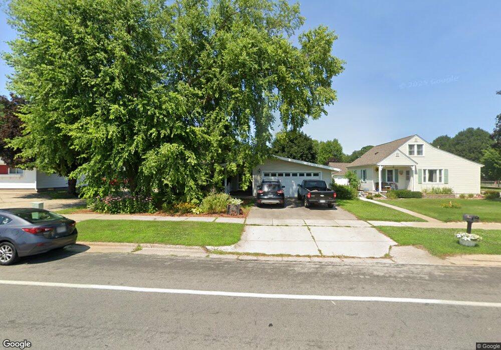 628 S 7th St, La Crescent, MN 55947 - photo 1