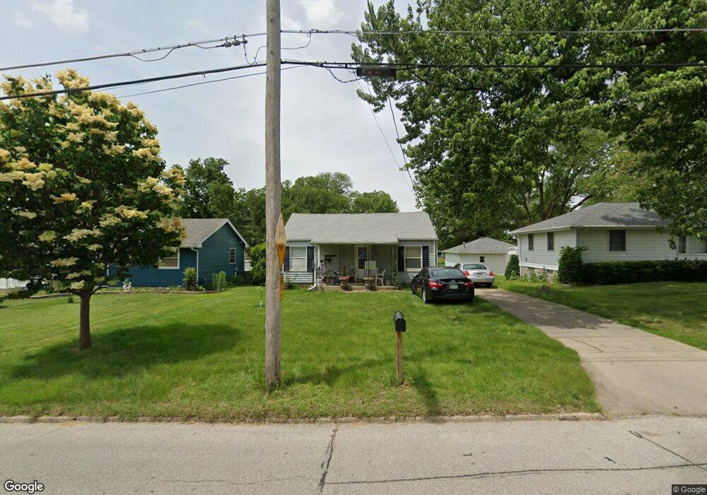 2714 E 25th St, Des Moines, IA 50317 - photo 1