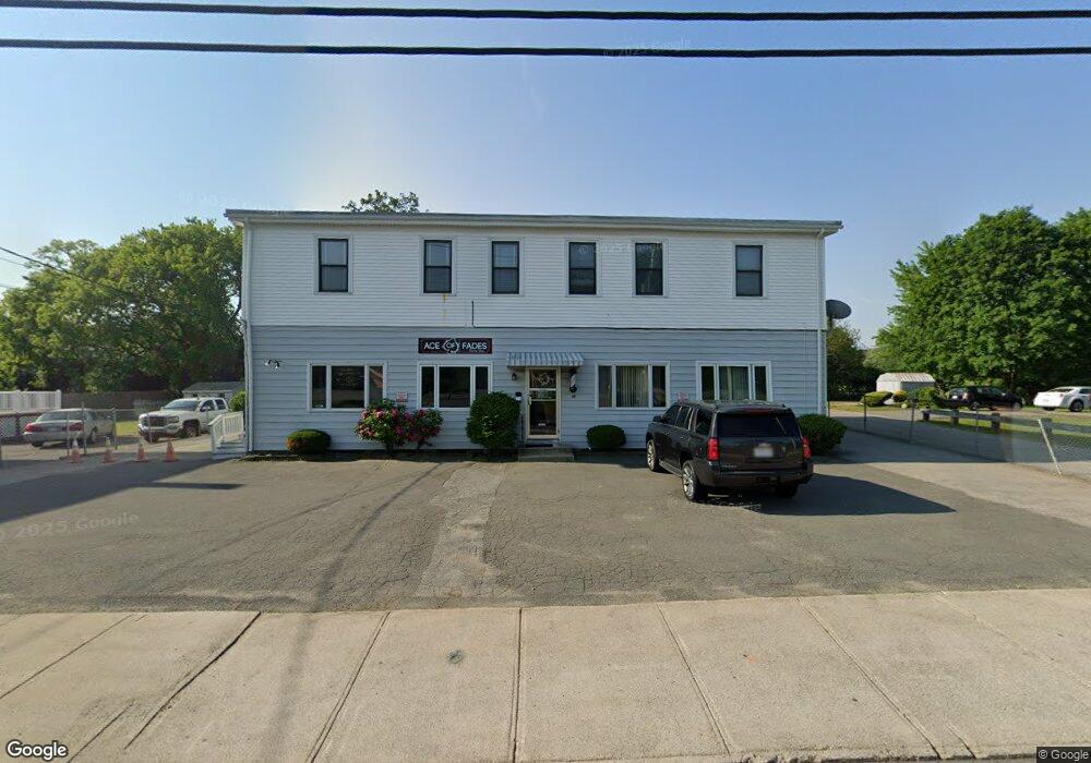 144 Lynnfield St unit 1, Peabody, MA 01960 - photo 1