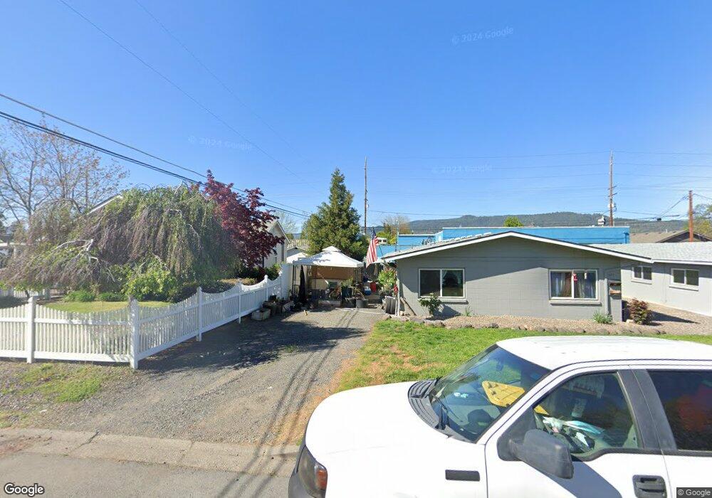 245 N 1st St, Central Point, OR 97502 - photo 1