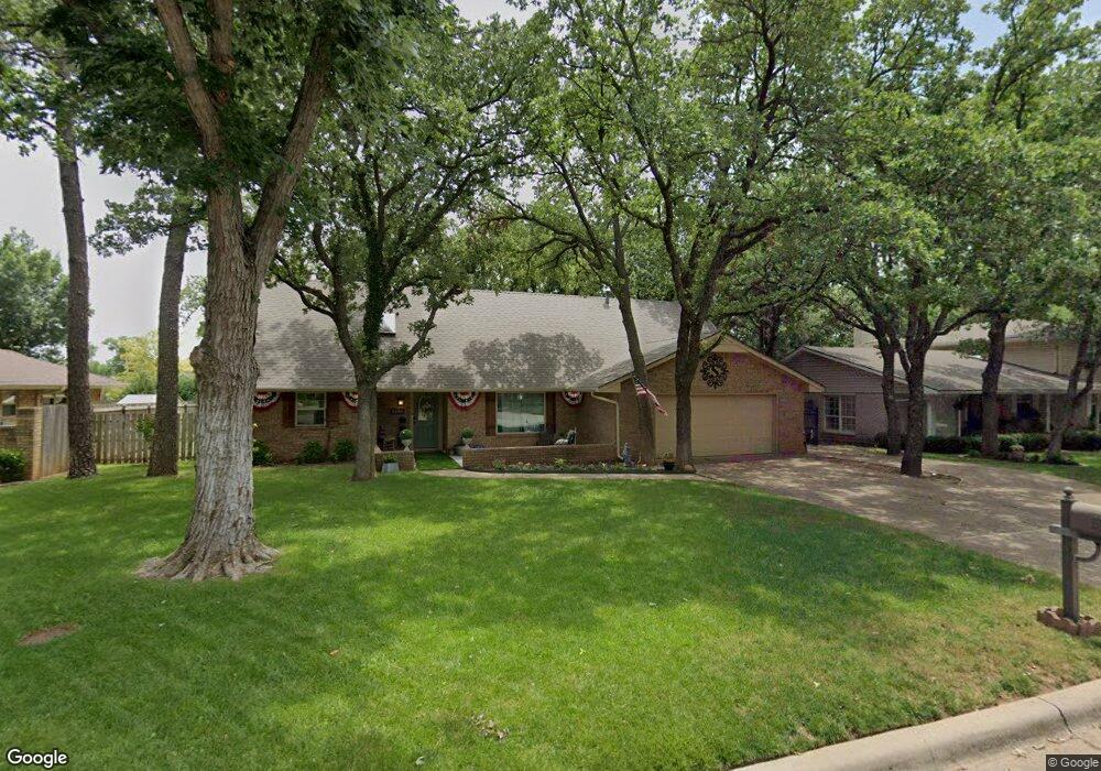 1004 Oakview Dr, Duncan, OK 73533 - photo 1