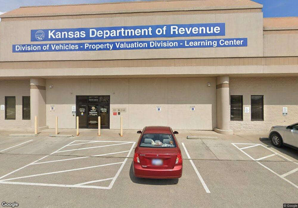 300 SW 29th St, Topeka, KS 66611 - photo 1