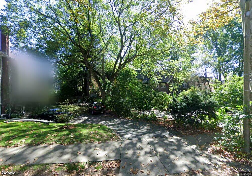 10 Lowell Rd unit 7, Brookline, MA 02445 - photo 1