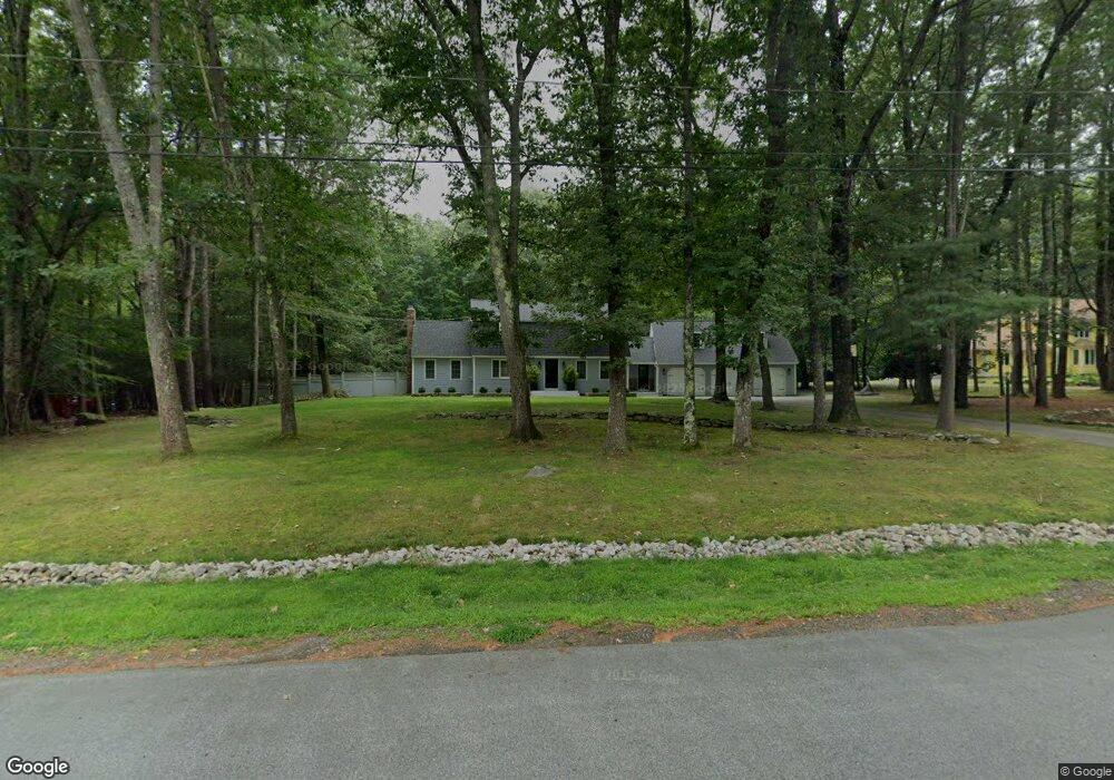 17 Coach Rd, Stratham, NH 03885 - photo 1