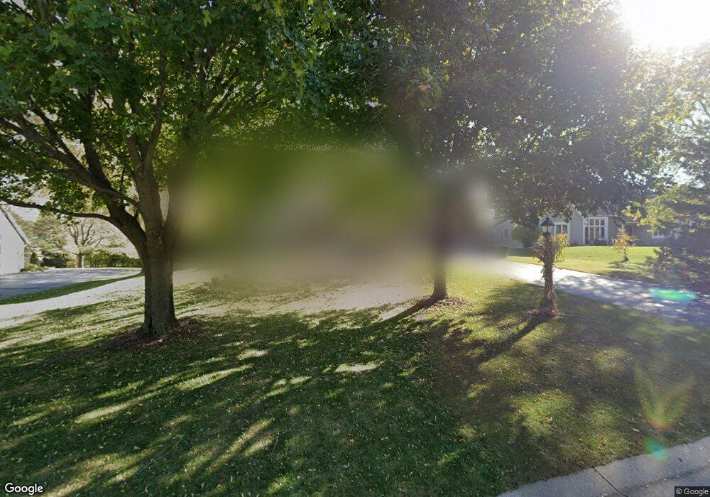 W236N3250 Waterside Ct, Pewaukee, WI 53072 - photo 1