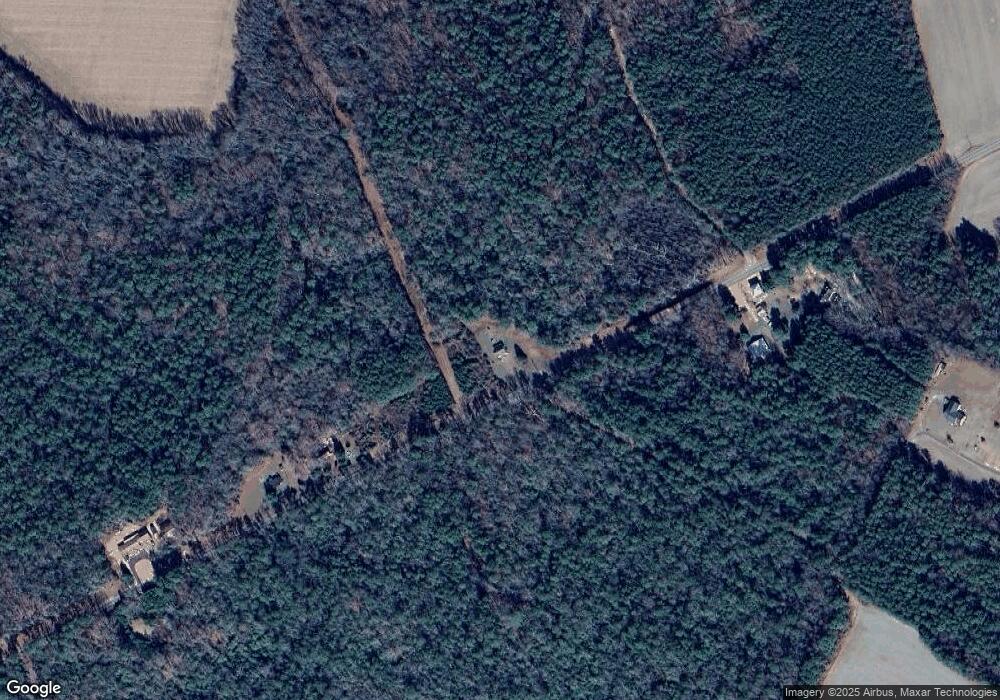 587 Popes Creek Rd, Colonial Beach, VA 22443 - photo 1