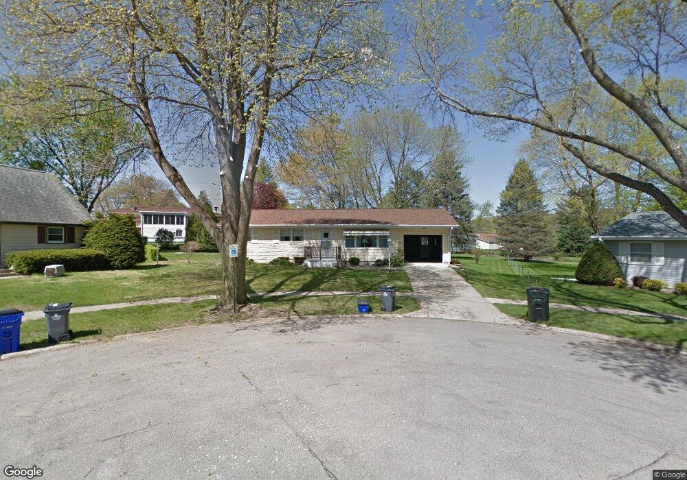 3500 Vera Ct NW, Cedar Rapids, IA 52405 - photo 1