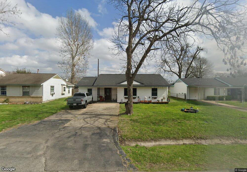 9230 Highlawn St, Houston, TX 77022 - photo 1