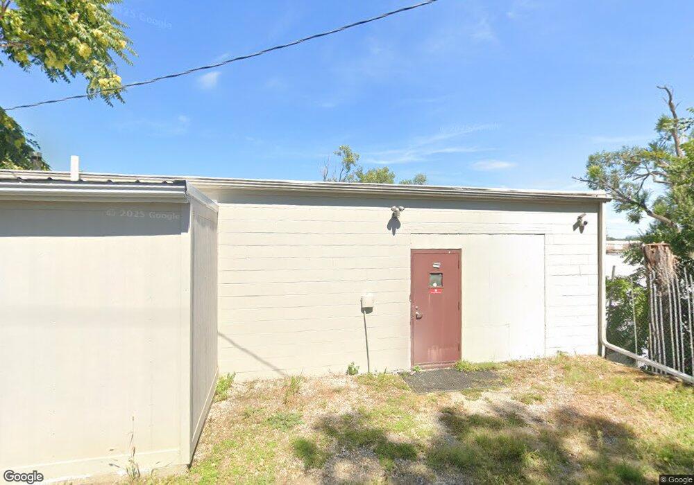 933 14th Ave SW, Cedar Rapids, IA 52404 - photo 1