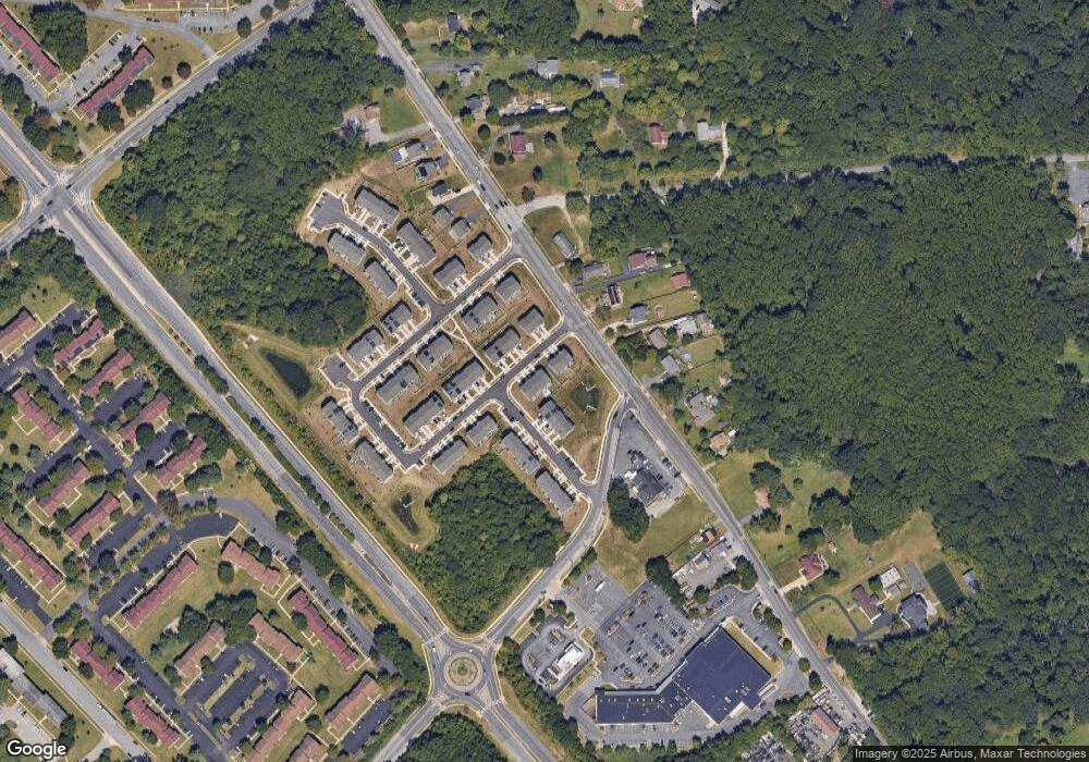 1529 Hudson View Rd, Essex, MD 21221 - photo 1