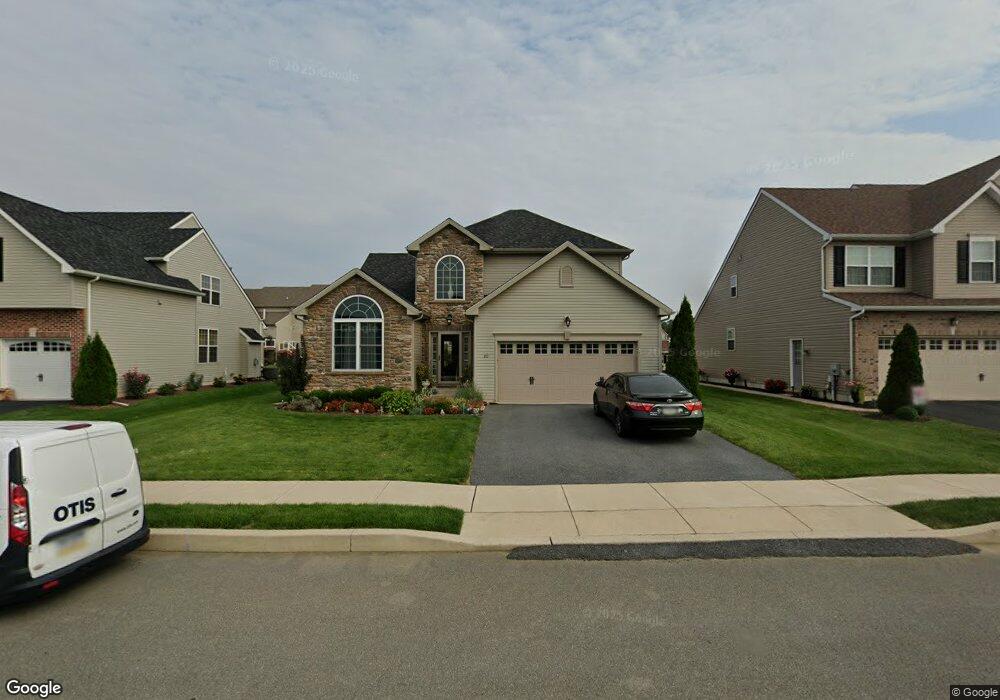 719 Mulberry Dr, Nazareth, PA 18064 - photo 1