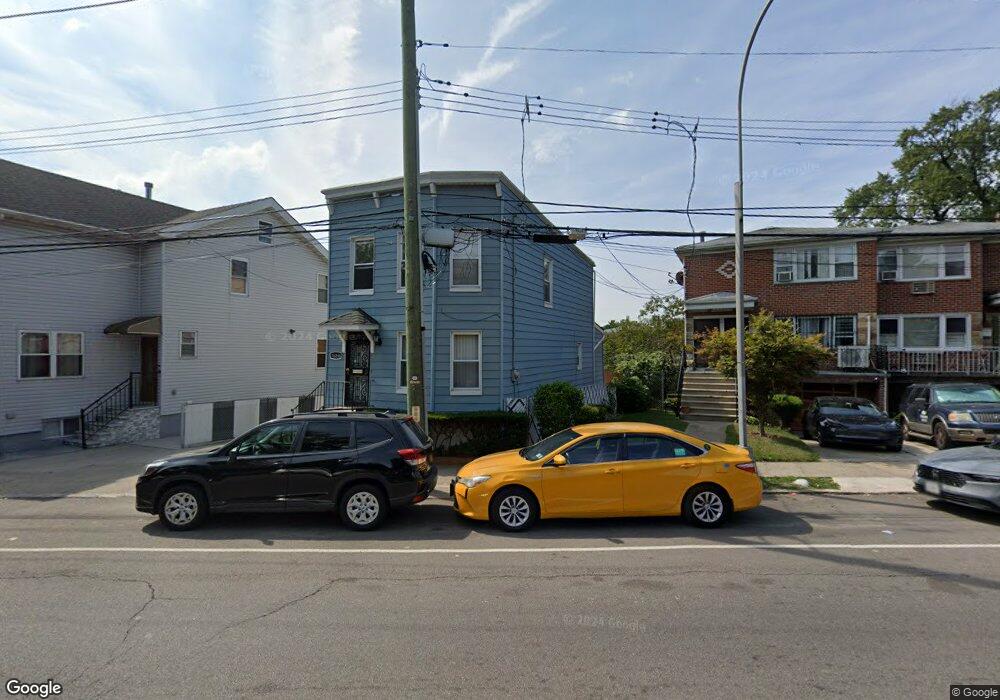 16266 Pidgeon Meadow Rd, Flushing, NY 11358 - photo 1