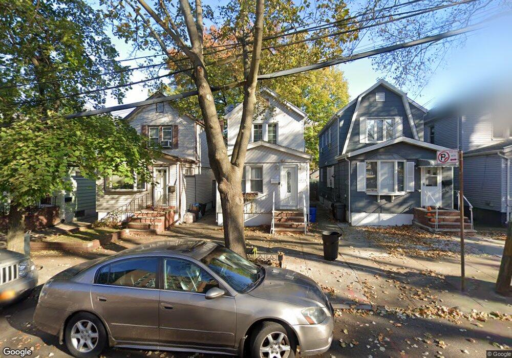 6821 Nansen St, Forest Hills, NY 11375 - photo 1