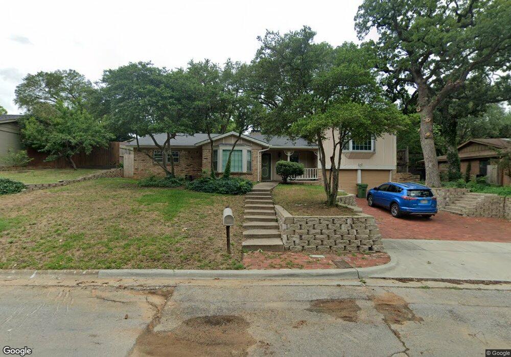 425 Crosstimber Dr, Hurst, TX 76053 - photo 1
