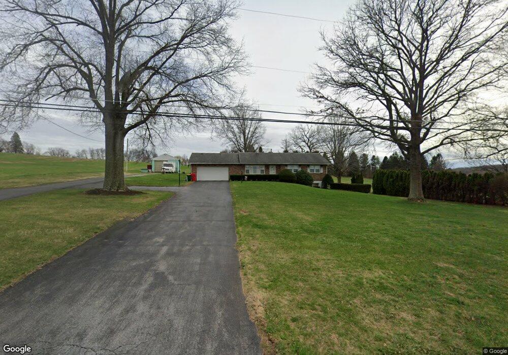 572 Mohns Hill Rd, Reading, PA 19608 - photo 1