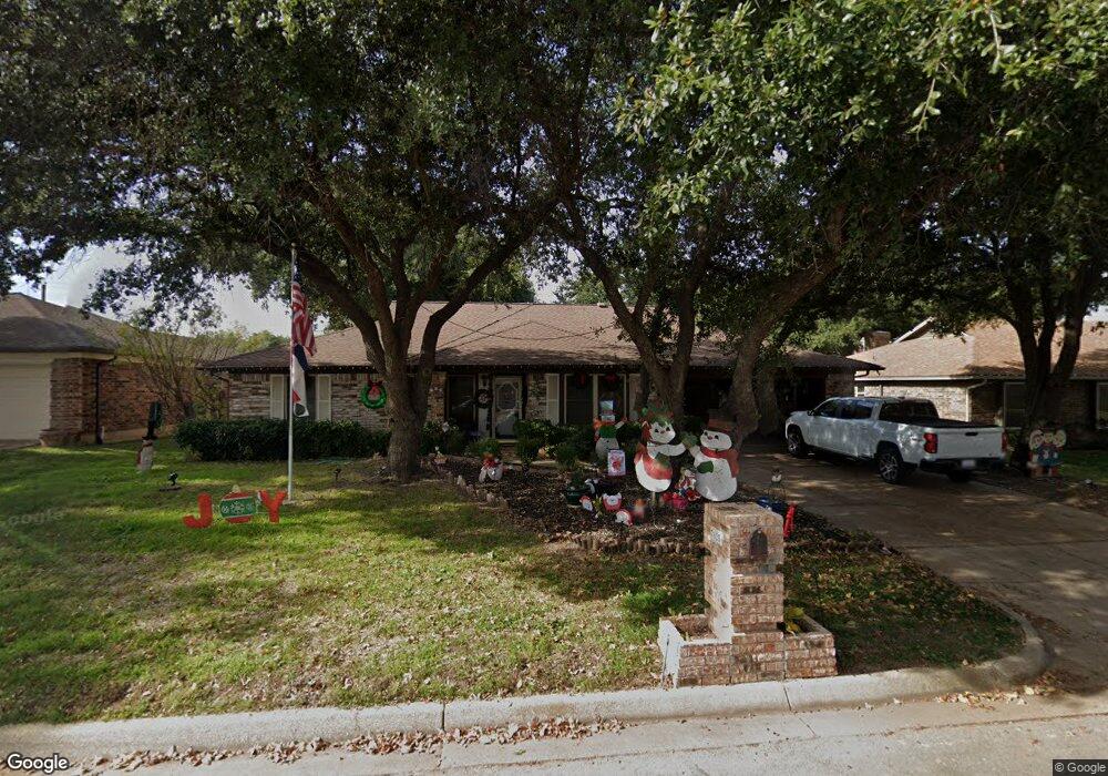 7625 Hunt Dr, North Richland Hills, TX 76182 - photo 1