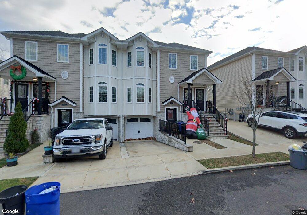 27 Wiltshire Ln, Staten Island, NY 10309 - photo 1