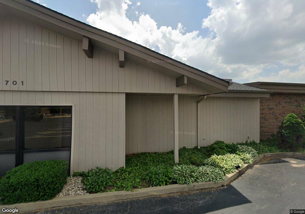 701 SW 31st St, Topeka, KS 66611 - photo 1