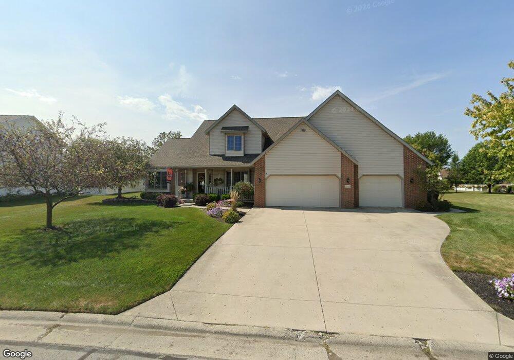2121 Spruce Dr, Lima, OH 45807 - photo 1