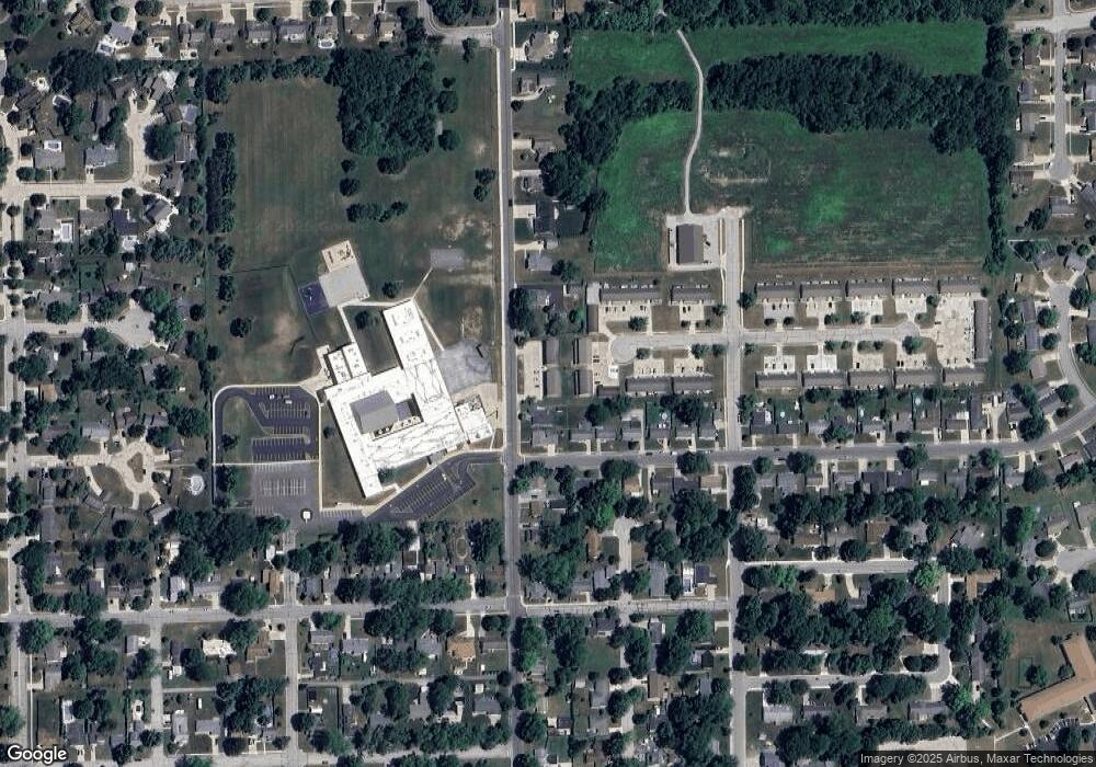 906 Eckhart Ave unit 4, Auburn, IN 46706 - photo 1