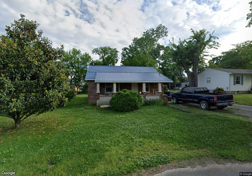 124 E Cedar St, Shelbyville, TN 37160 - photo 1