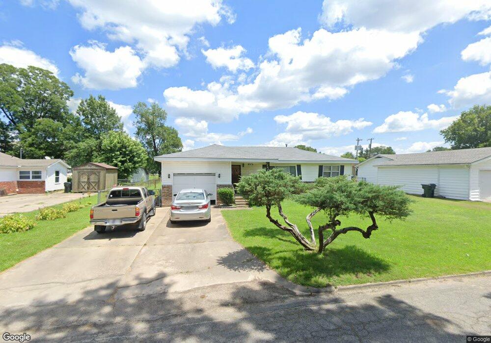 1226 N Cherrington Ave, Claremore, OK 74017 - photo 1