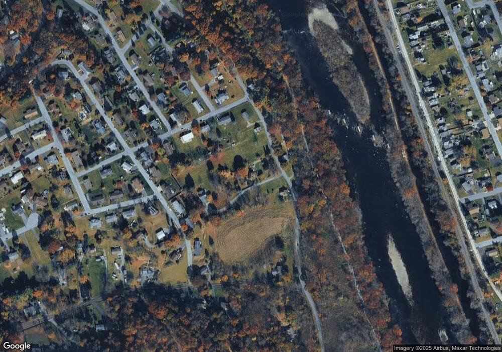 7176 Walnut St, Slatington, PA 18080 - photo 1