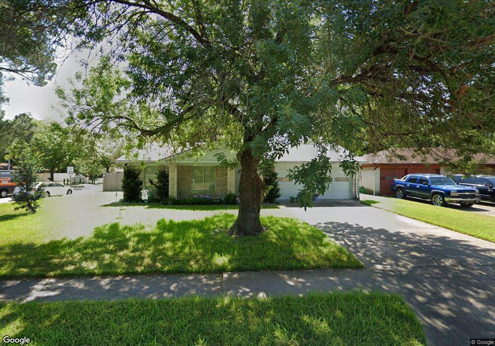 8922 Winding River Dr, Houston, TX 77088 - photo 1