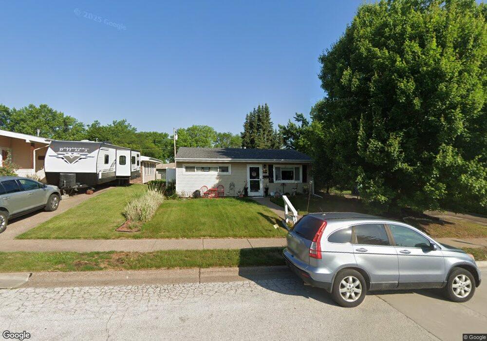 2878 Northhaven Rd, Davenport, IA 52804 - photo 1