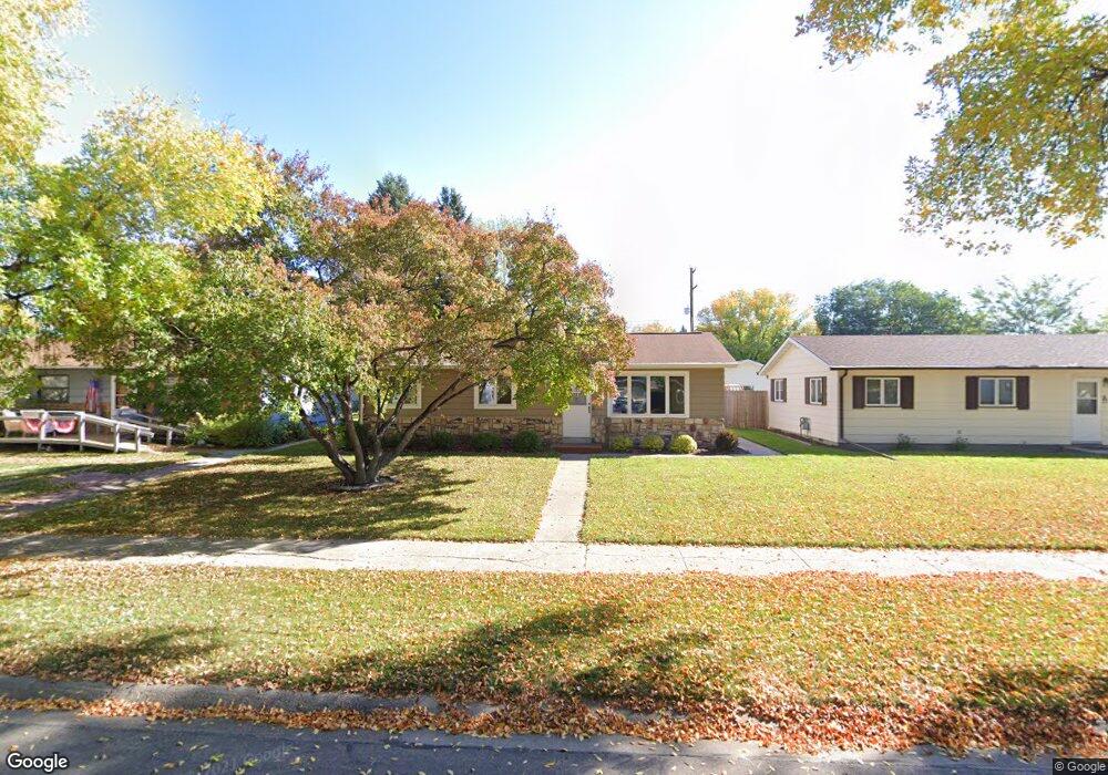 1423 S 19th St, Grand Forks, ND 58201 - photo 1