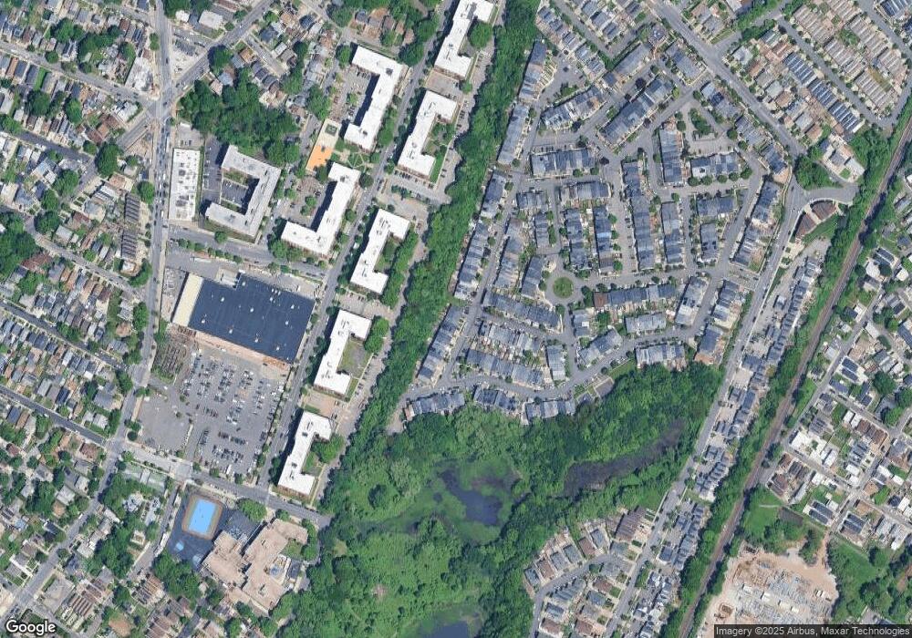 144 Long Pond Ln, Staten Island, NY 10304 - photo 1